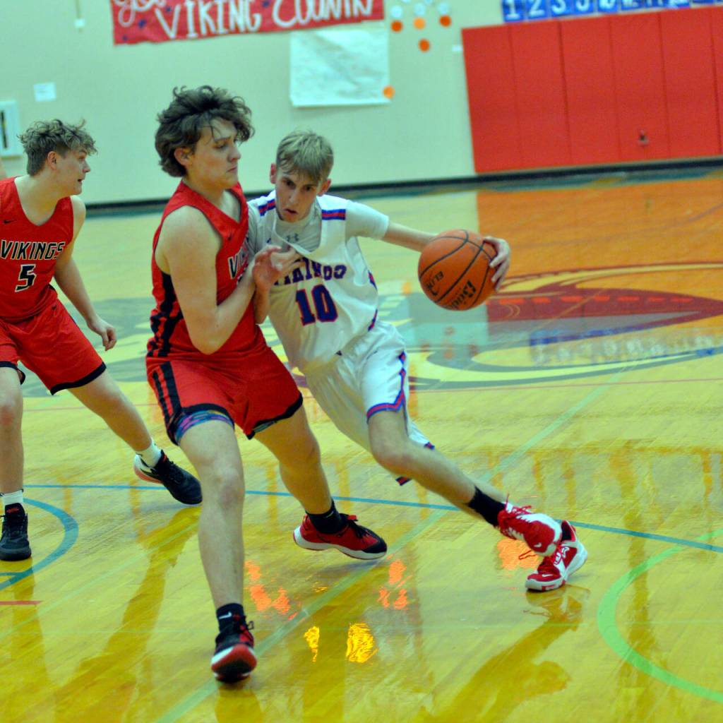RYAN SPARKS | THE DAILY WORLD Willapa Valley shooting guard Riley Pearson (10) drives against Mossyrocks Warren Nelson during Willapa Valleys 56-39 victory in a 1B District 4 semifinal matchup on Thursday in Menlo.