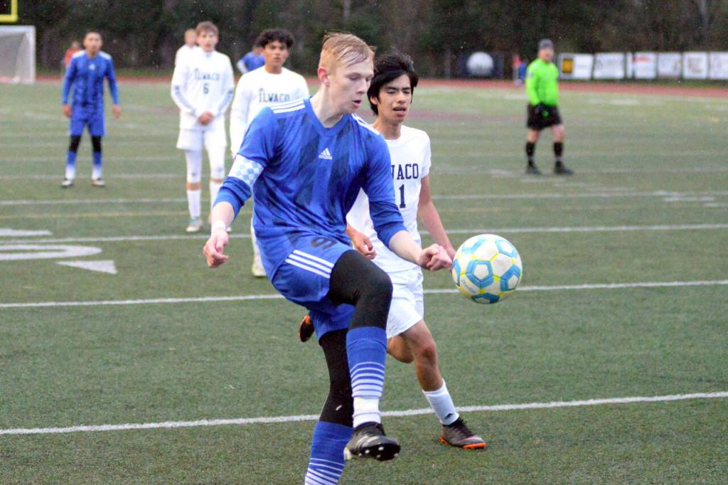 DAILY WORLD FILE PHOTO Elma forward Canon Seaberg was named the 1A Evergreen Leagues Offensive Player of the Year as the league announced its 2022 All-League Team.