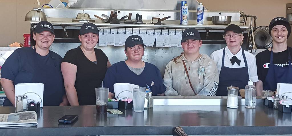 The Diner family from left to right; Guin (niece), Tiffany (niece), Kizzy, Kizzy Cerenity (niece), Nellie (like family), Mason (son)