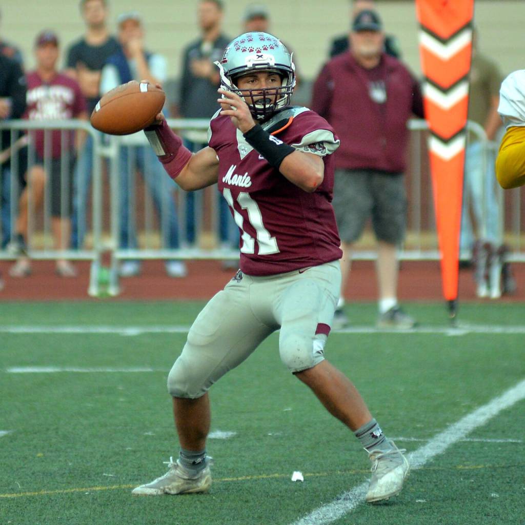 DAILY WORLD FILE PHOTO Montesano quarterback Jayden McElravy will look to lead the Bulldogs to a second straight victory when Monte hosts Columbia-White Salmon on Friday, Sept. 16, 2022.