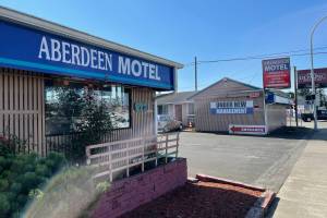Police responded to a call about the presence of possible improvised explosive devices in a hotel room at the Aberdeen Motel on Sept. 16, 2022, arresting a 51-year-old man for felony possession of incendiary device. (Michael S. Lockett / The Daily World)