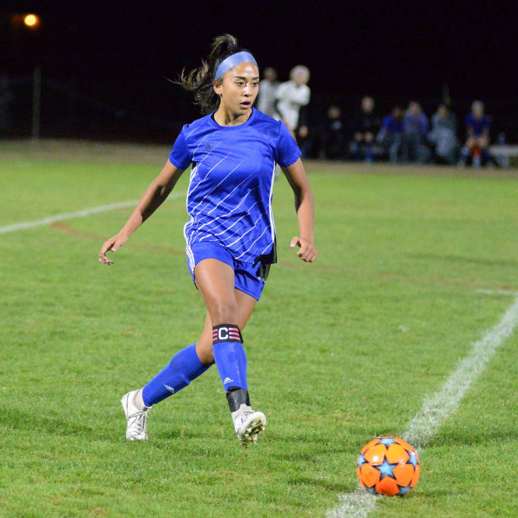 DAILY WORLD FILE PHOTO 
Elma junior center midfielder Eliza Sibbett was named the 1A Evergreen League Defensive Player of the Year in a unanimous vote by the leagues coaches.