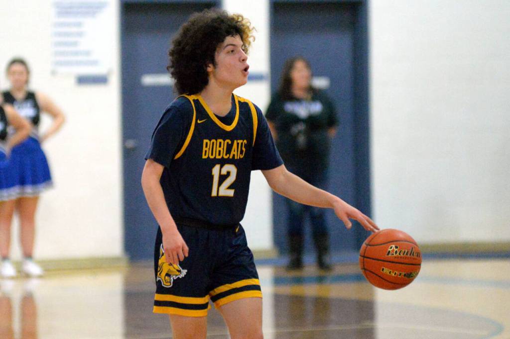 RYAN SPARKS | THE DAILY WORLD Aberdeen junior guard Manny Garcia scored a team high 21 points in a 65-38 loss to Elma on Tuesday at Elma High School.