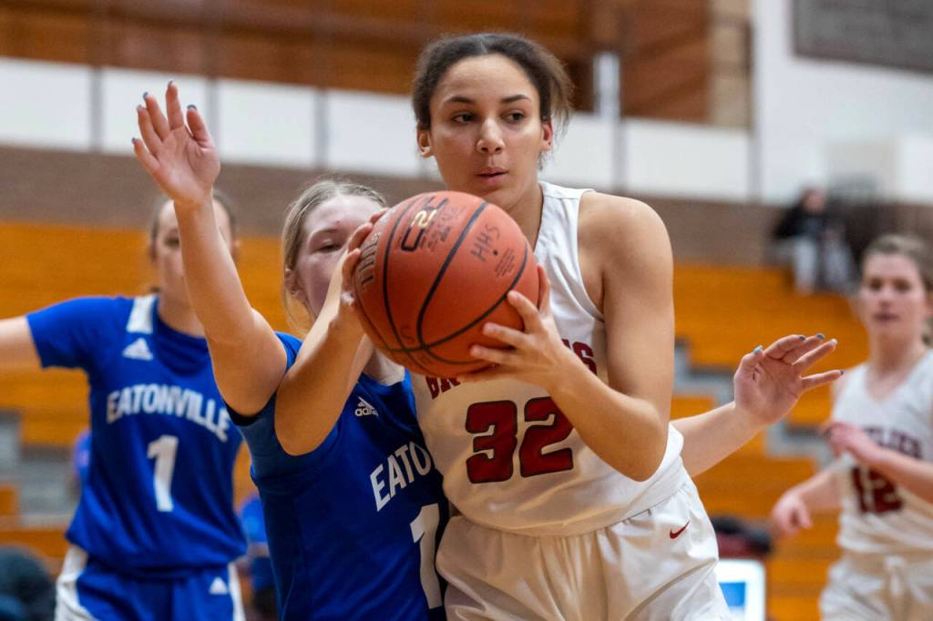 PHOTO BY FOREST WORGUM 
Hoquiams Chloe Kennedy (32) recorded a double-double during the Grizzlies 60-39 win over Eatonville in a 1A District 4 elimination game on Wednesday in Montesano.