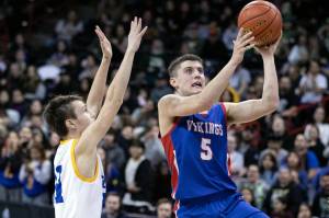ALEC DIETZ | THE CHRONICLE
Willapa Valley forward Wil Clements rises for a shot against Wellpinit in the 1B State semifinals at Spokane Arena on Friday.