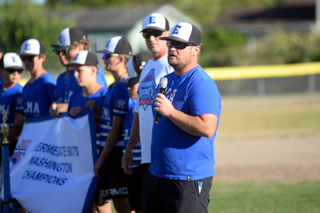 RYAN SPARKS | THE DAILY WORLD Elma head coach Mike Lisle addresses the crowd at a ceremony honoring his Intermediate all-star team on Tuesday at Lloyd Murrey Park in Elma.