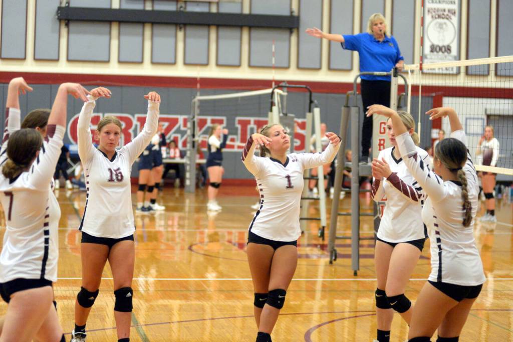 RYAN SPARKS | THE DAILY WORLD Raymond-South Bend Ravens