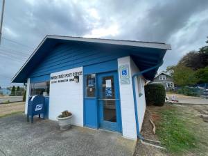 The U.S. Post Office in Satsop was burgled on Sunday, with suspects dragging the post offices safe a ways down the Monte-Elma road before abandoning it. The Grays Harbor Sheriffs Office is looking for suspects. (Michael S. Lockett / The Daily World)
