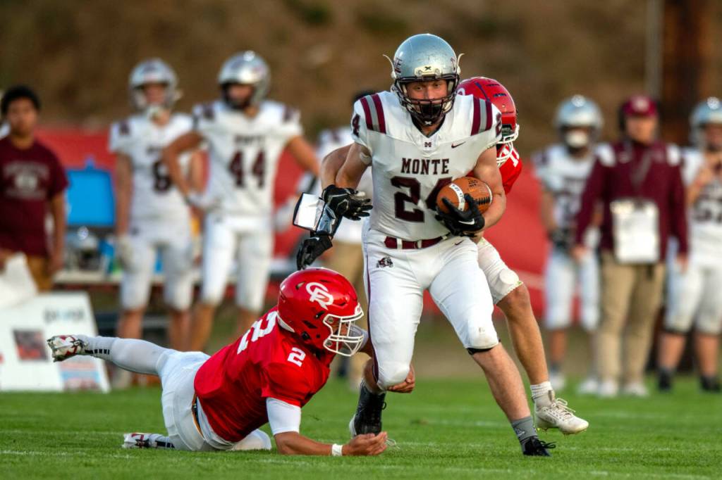 PHOTO BY FOREST WORGUM Montesano tight end Tyler Johansen (24), seen here against Castle Rock on Sept. 21, and the Bulldogs host Shelton at 7 p.m. on Friday.