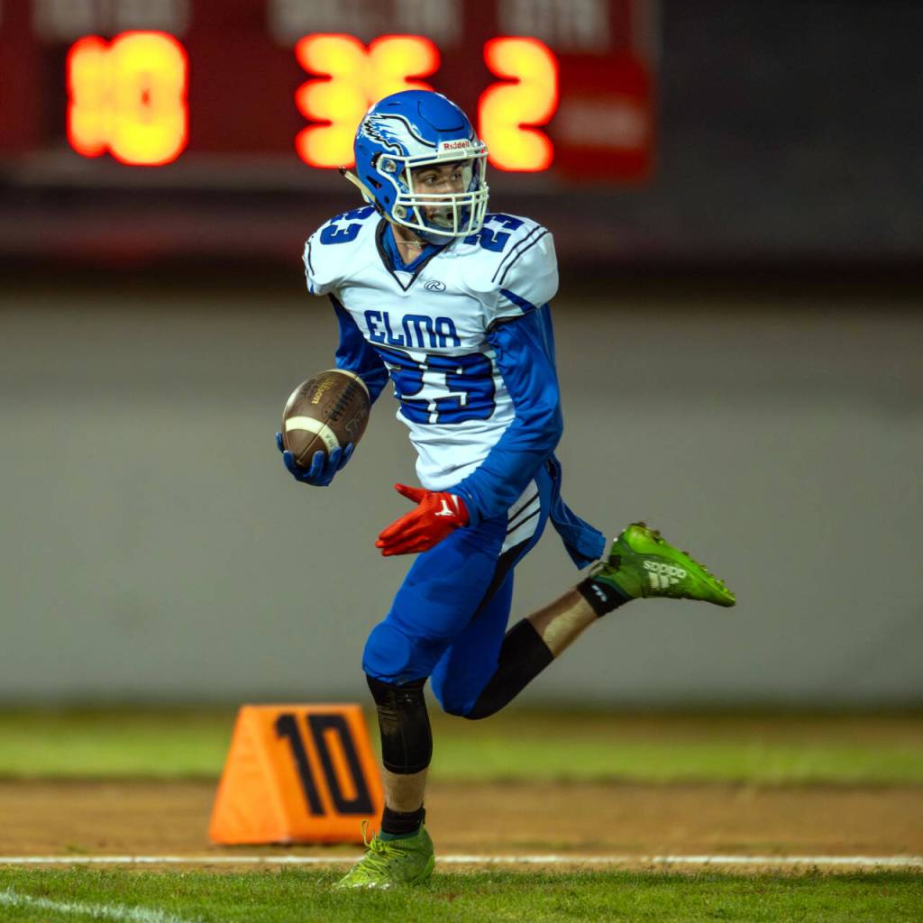 PHOTO BY FOREST WORGUM Elma wide receiver Ethan Camus had 178 yards and two touchdowns in a 41-7 win over Hoquiam on Friday at Olympic Stadium in Hoquiam.