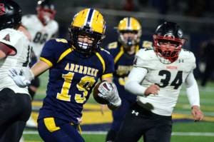 RYAN SPARKS | THE DAILY WORLD Aberdeen senior running back Aidan Watkins (19) rushed for 192 yards in a 26-19 victory over Shelton on Friday in Aberdeen.