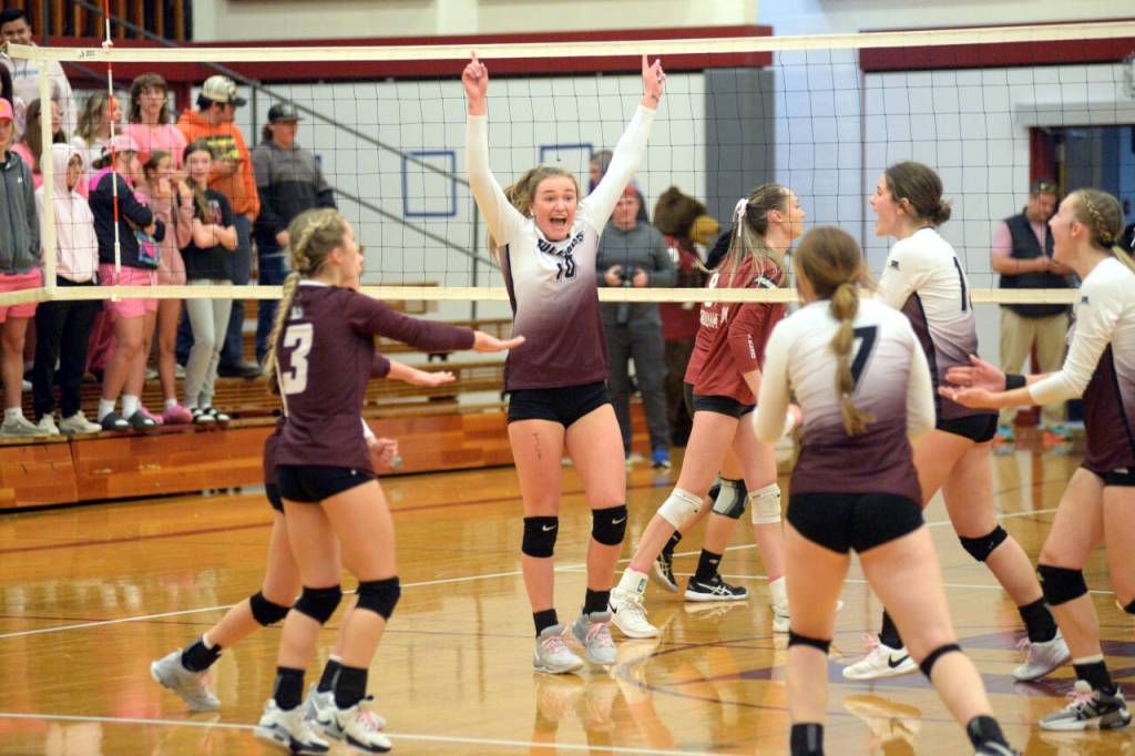 DAILY WORLD FILE PHOTO Montesano outside hitter Kaila Hatton (10)