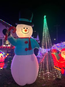Matthew N. Wells / The Daily World
Frosty the Snowman helps greet Bryson Walkers neighbors to the winter wonderland he creates at 103 W. Eklund Ave., in Hoquiam. Walkers neighbor, Daniel McPherson, called The Daily World because he thinks Walker does a great job with his elaborate display and deserves some recognition.