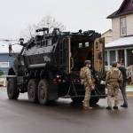 Police raided a home as they executed a warrant in Aberdeen on Thursday morning. (Michael S. Lockett / The Daily World)