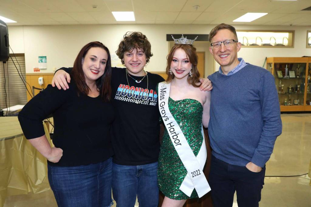 Keith Krueger
Emma and family at the 2023 Miss Grays Harbor Dessert Auction.
