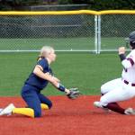 Aberdeens Zoe Vessey (left)