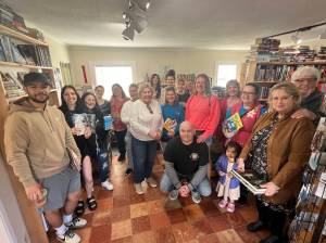 Matthew N. Wells / The Daily World
Aberdeen Cash Mob helped make Saturday the most successful sales day for Harbor Books  2200 Simpson Ave., in Hoquiam  and its owners, Melinda Einander and her wife Kaide. The group was also able to help another small business, Solid Coffee  1941 Riverside Ave., in Hoquiam. Cash Mob is such a good (way) to see all the small places, either the ones you knew about or the ones you never knew were there, said Stephanie Navarra, who was shopping with an exuberant and wandering toddler. This is so cool. I hope more people come because this was a great turnout.