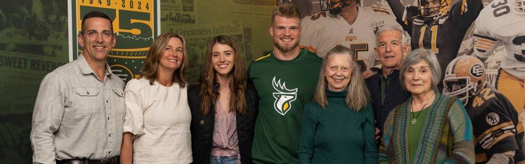 Edmonton Elks
Joel Dublanko poses with family after being drafted with the first pick in the 2024 Canadian Football League.
