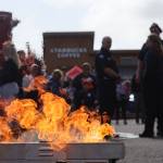 The Aberdeen Fire Department brought out its fire extinguisher use demonstrator during the Badges and Brews event hosted by the Aberdeen Starbucks. (Michael S. Lockett / The Daily World)