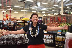 Matthew N. Wells / The Daily World
Shannon Browning, owner of the new Grocery Outlet store in Elma  10 Eagle Dr.,  welcomed hundreds, if not thousands of people to her stores grand opening on Thursday morning. The parking lot, with a count of more than 190 spaces, hosted so many people that some customers chose to park at nearby Starbucks, Arbys and Burger King.