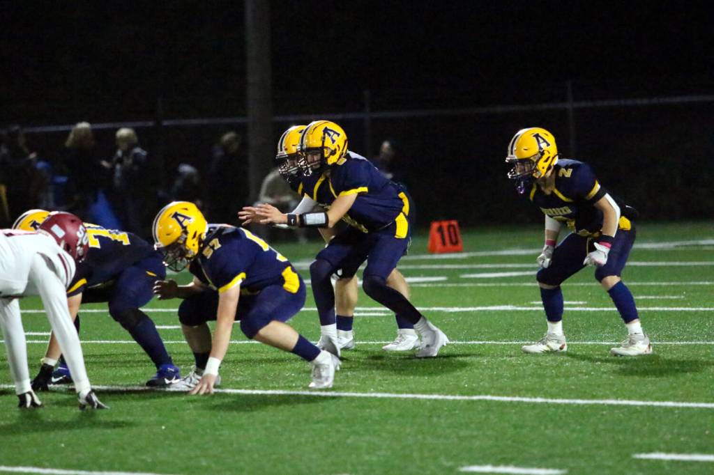 DAILY WORLD FILE PHOTO 
Aberdeen quarterback Mason Hill and running back Legend Vessey (2) helped the Bobcats to a 34-9 win over Hoquiam in the Myrtle Street Rivalry on Friday. Aberdeen will face 2A Evergreen Conference foe W.F. West on Friday.