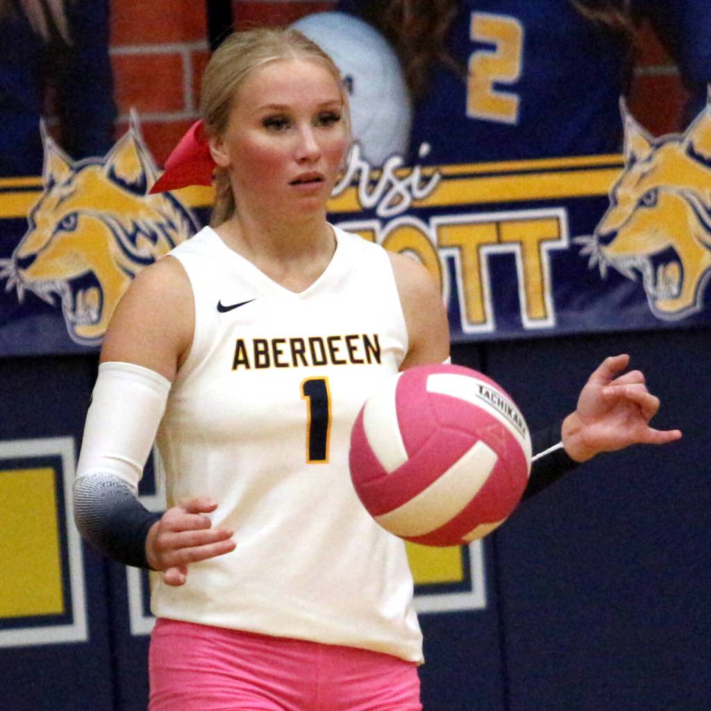 DAILY WORLD FILE PHOTO Aberdeen senior defensive specialist Zoe Vessey