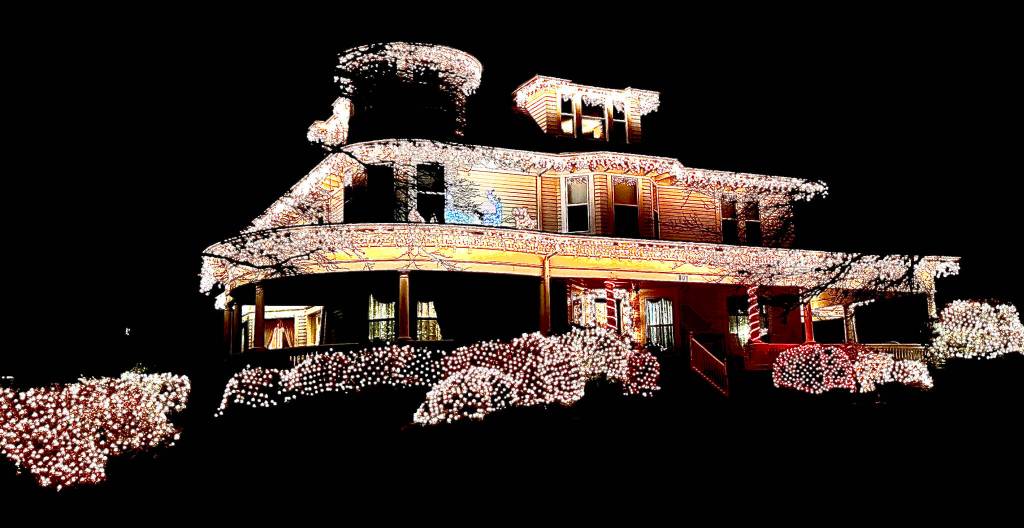 Barbara Smith / For The Daily World
The inaugural Trolley Express Christmas Light Tour went up to Broadway Heights to view Christmas decorations.
