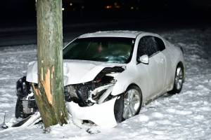 Ezra McCampbell / For The Daily World
Early Tuesday, at about 3:45 a.m., Pacific County dispatchers toned out the Raymond Fire Department and South Bend Fire Department for the report of a one vehicle injury accident near the intersection of Water and Robert Bush Drive East in South Bend. South Bend Police Chief Lucas Stigall responded to the scene and informed dispatch that the vehicle had hit and broke one of the large main power poles. South Bend Fire Department Firefighters responded to the accident scene and assisted the driver until a Raymond Fire Department ambulance arrived at the accident scene and transported the driver to Willapa Harbor Hospital.