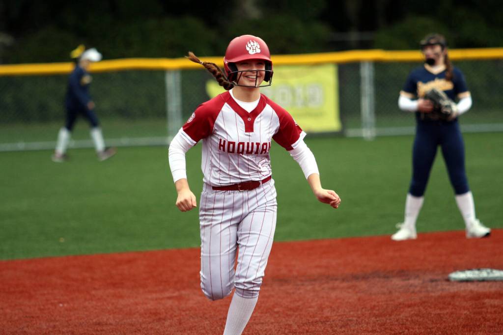 RYAN SPARKS | THE DAILY WORLD Hoquiam junior Lexi LaBounty