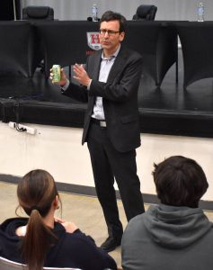 Jerry Knaak / The Daily World
State of Washington Gov. Bob Ferguson speaks to students in the Little Theater at Hoquiam High School on Friday.
