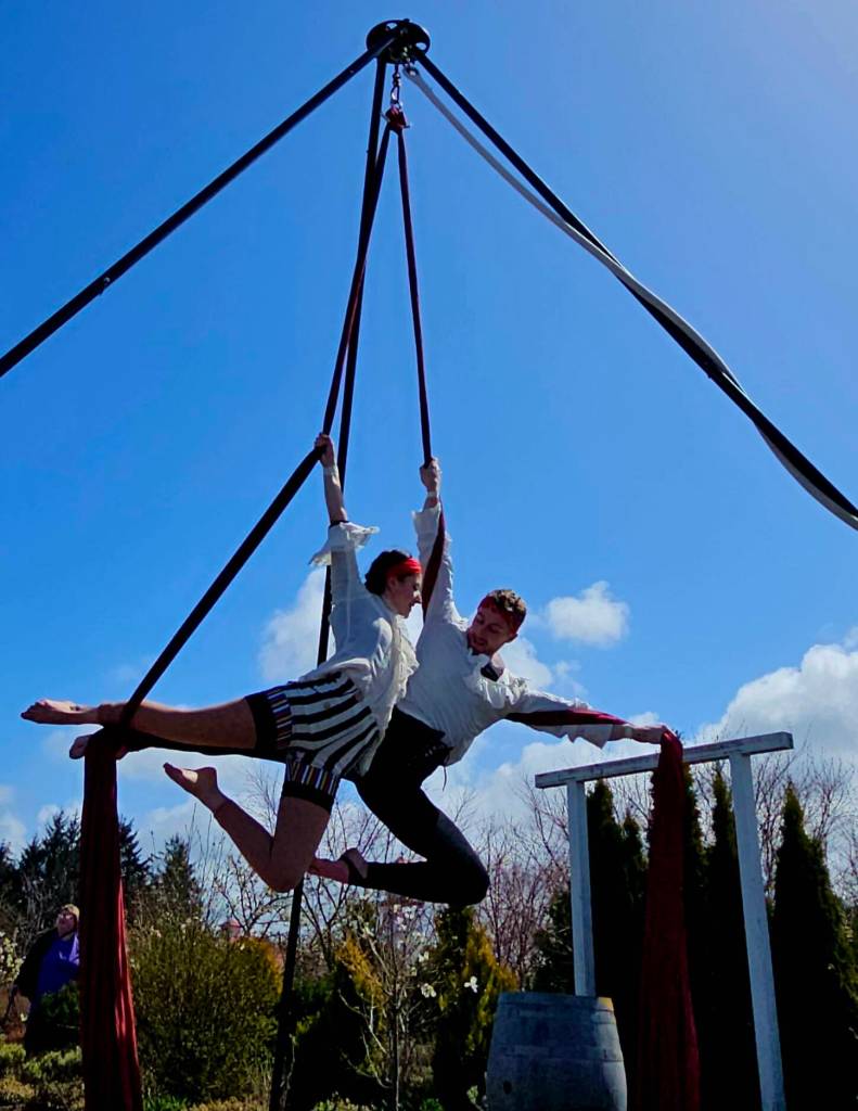 Vertical Axis aerial acrobats Nick Perry and Amanda Thornton