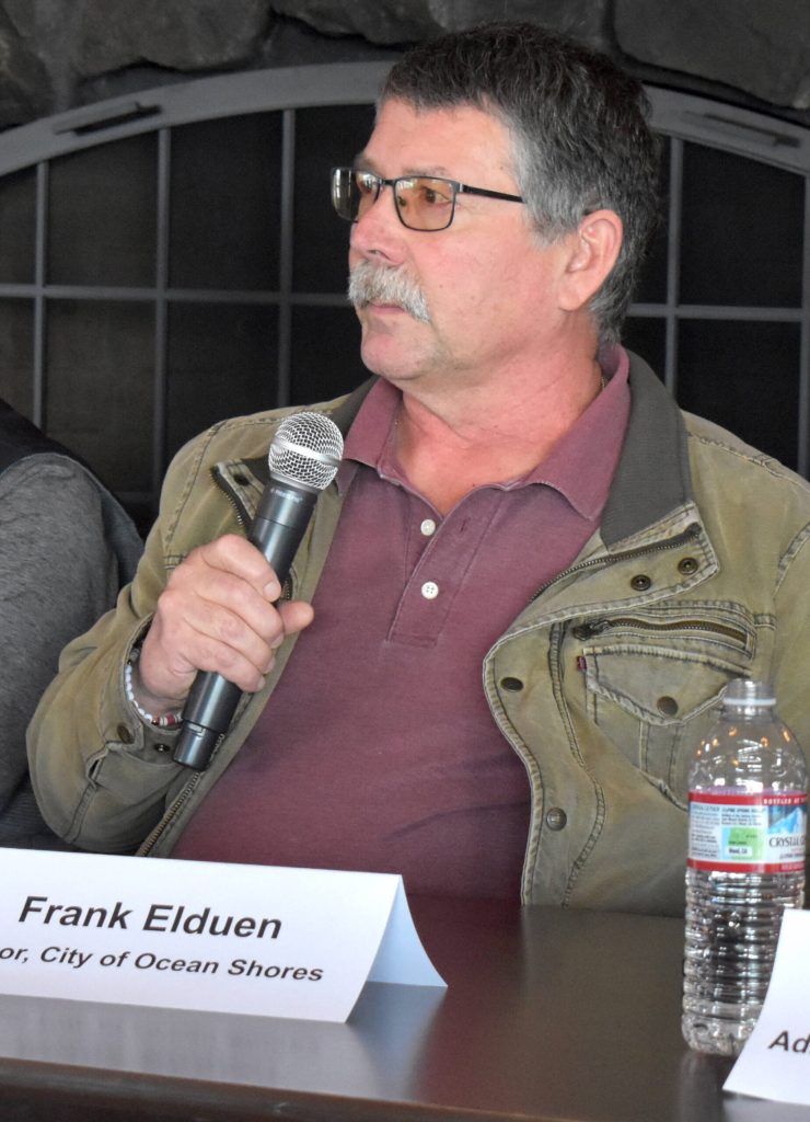 Ocean Shores Mayor Frank Elduen makes remarks at the Lunch with the Mayors event. (Jerry Knaak / The Daily World)