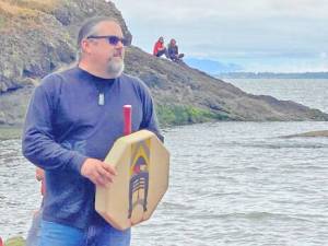 Cate Gable / Chinook Observer
Chinook Tribal Chairman Tony Johnson and other tribal members argue the federal government should recognize the tribes existence without taking away traditional natural-resource rights.