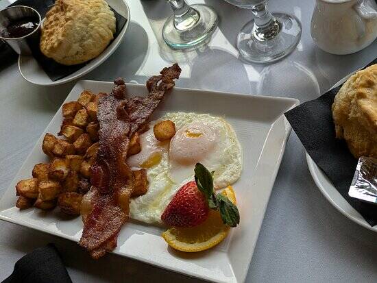 Lake Quinault Lodge  Roosevelt Dining Room