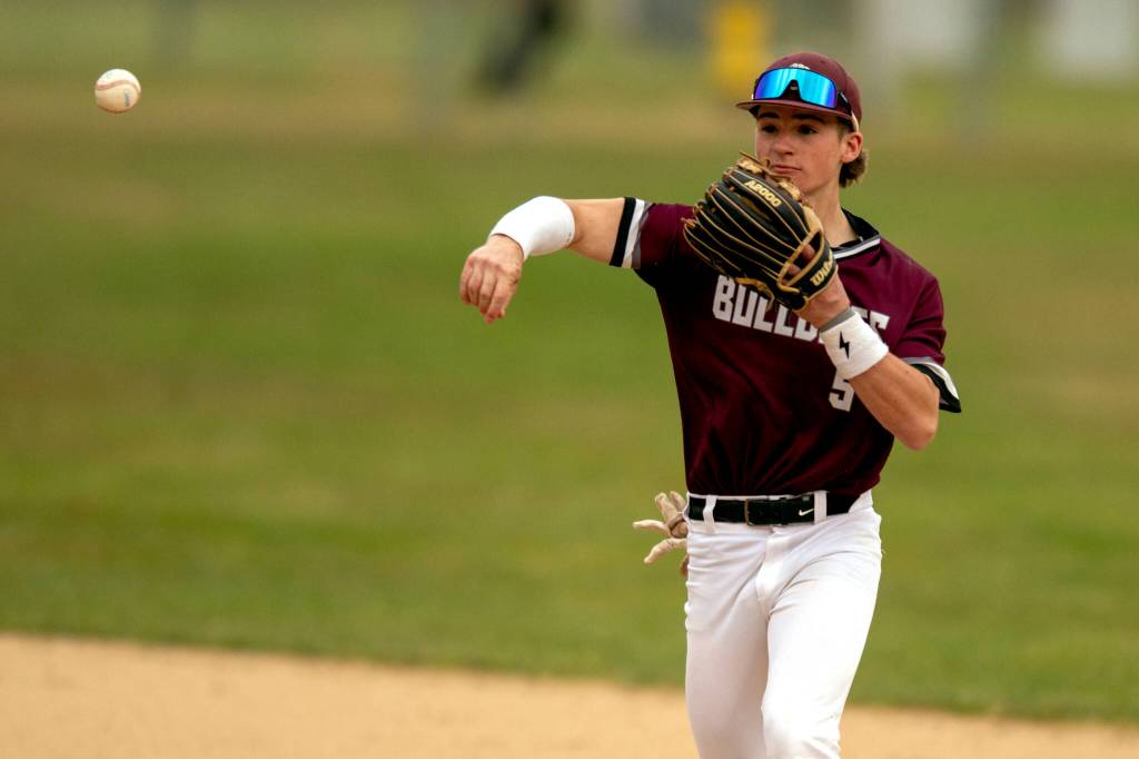 PHOTO BY FOREST WORGUM Montesanos Zach Timmons
PHOTO BY FOREST WORGUM Montesanos Zach Timmons