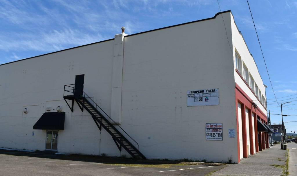 Terry Emmert acquired Simpson Plaza at 220 5th Street in Hoquiam in 2019.