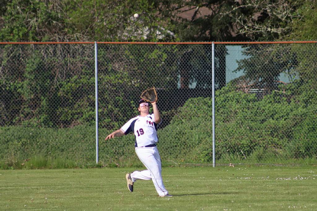 DYLAN REUBENKING | THE CHRONICLE Pe Ell-Willapa Valleys Kannyon Clements