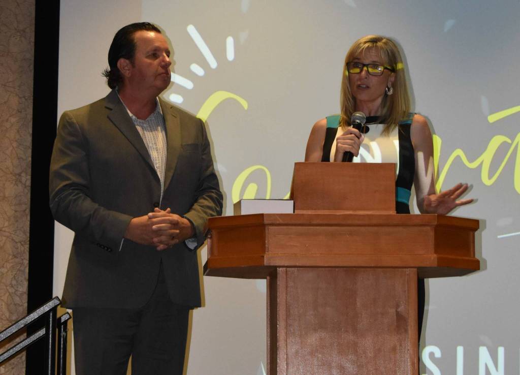 Dani and Lee Bacon accept the award for New Business of the Year at the GGHI Leaders Banquet at the Quinault Beach Resort and Casino in Ocean Shores.