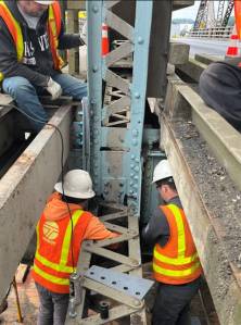 WSDOT photos
Bridge crews fabricated steel supports to fasten to the corroded beam on the aging bridge. Due to the age of the structure, many of its replacement parts must be custom made.