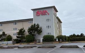 Jerry Knaak photos / The Daily World
Shilo Inns Ocean Shores is closed, as evidenced by an empty parking lot.