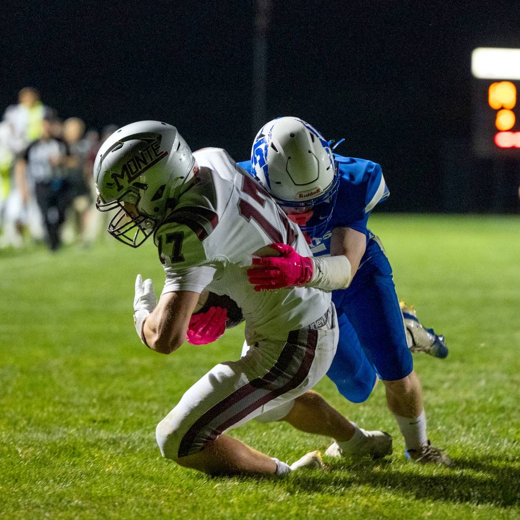 PHOTO BY FOREST WORGUM Montesanos Terek Gunter (17) hauls in a touchdown catch during the fourth quarter of a 20-19 win over La Center on Friday at La Center High School.