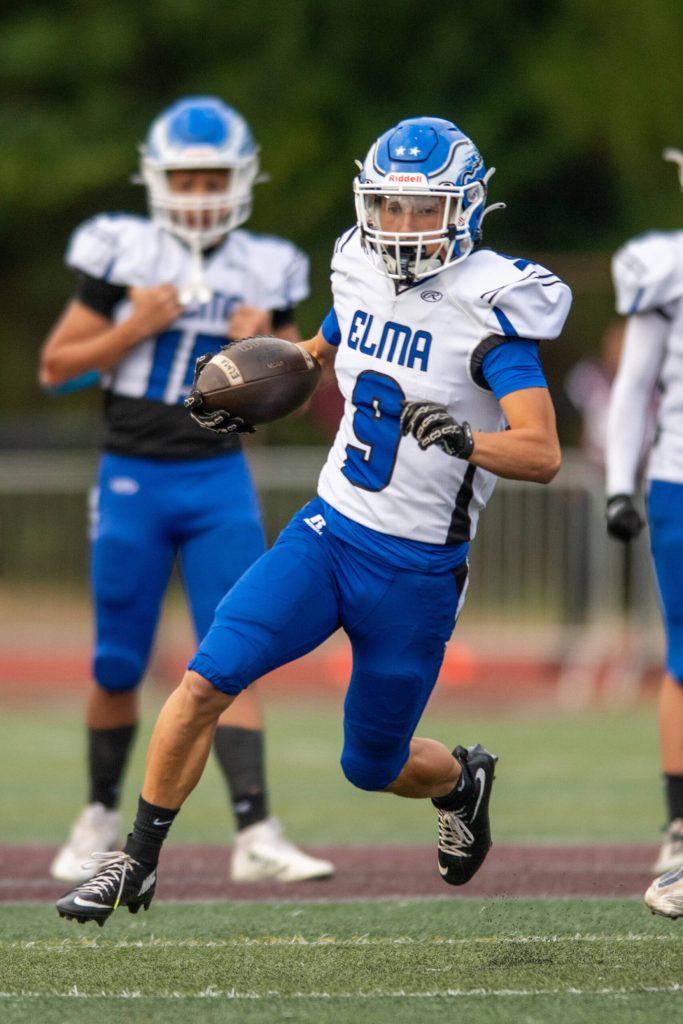 PHOTO BY FOREST WORGUM 
Elma junior running back Colt Landstrom, seen here in a file photo, and his Eagles teammates host Kings on Friday.