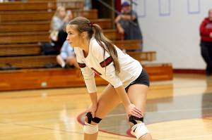 DAILY WORLD FILE PHOTO 
Hoquiam libero Avery Brodhead, seen here in a game from Sept. 25, had 26 digs in a win over Mossyrock in Monday at Hoquiam Square Garden.