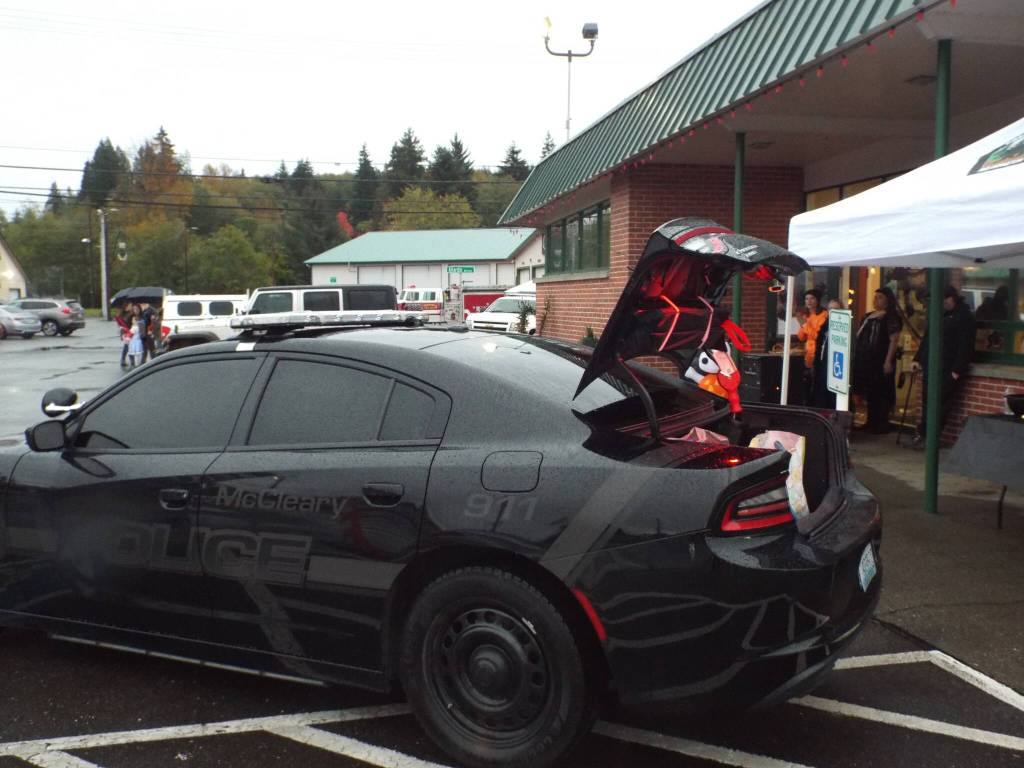 The McCleary Police Department and the McCleary School partnered for a Fill the Cruiser donation drive, and the requested items included new clothing, new shoes, hygiene items, and non-perishable food that will be given to McCleary students in need. Halfway through the afternoon, they already partially filled the truck of the cruiser and raised close to $150. I was worried about the turnout because of the weather, but its turned out pretty well, said Councilor Brycen Huff.