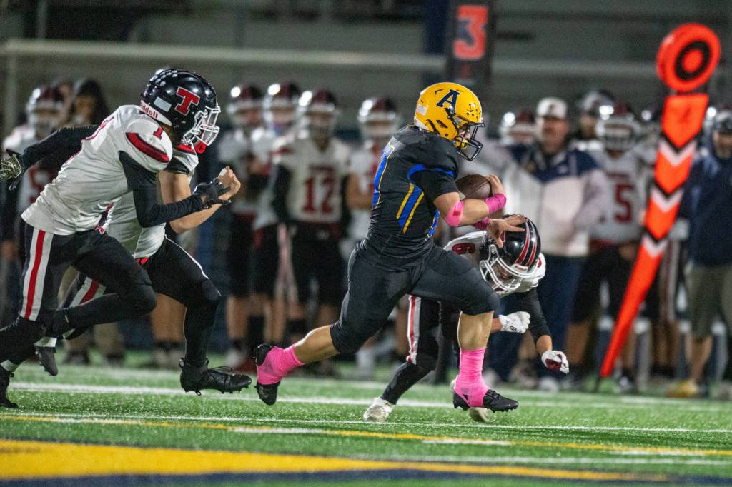 PHOTO BY FOREST WORGUM 
Aberdeen running back Riley Wixson is seen here in a file photo. The Bobcats will travel east to face West Valley in a 2A state-qualification game in Spokane.