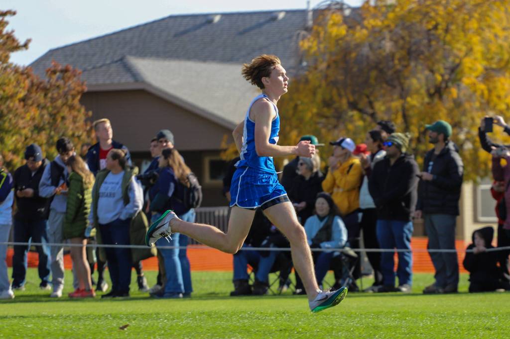 PHOTO BY DENNIS NELSON Elmas Frank Roberts placed 21st in the 1A boys state-championship race on Saturday in Pasco.