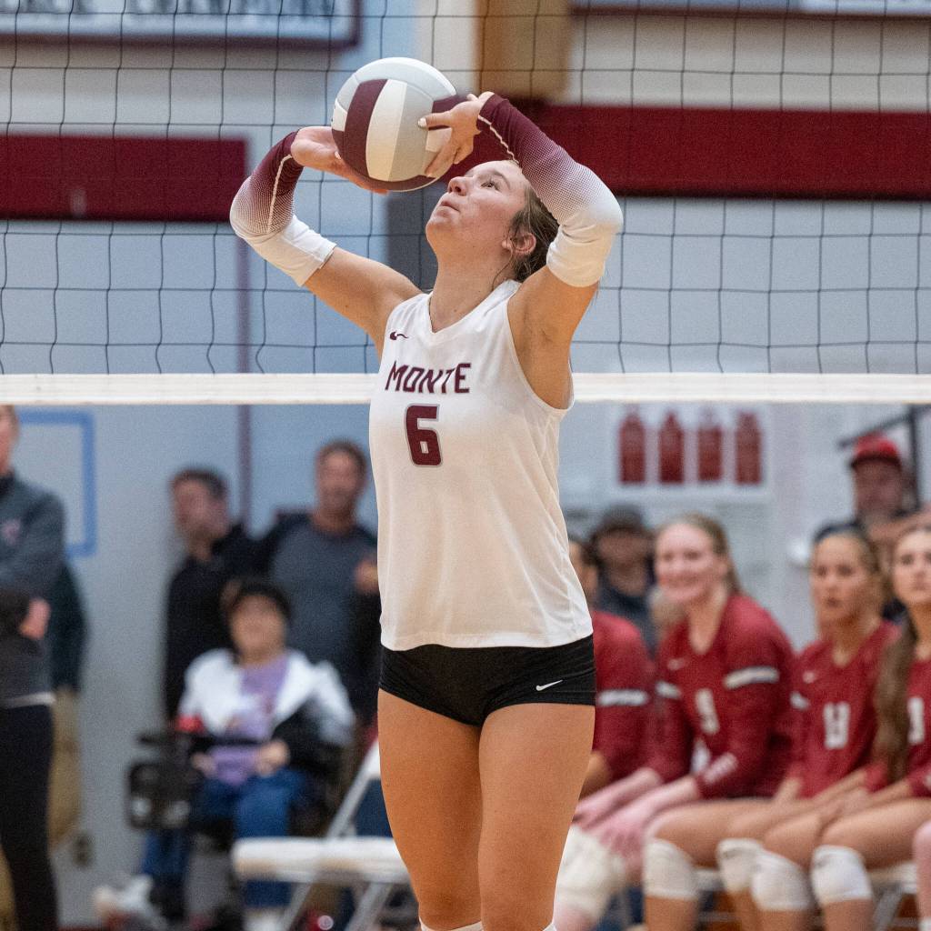 PHOTO BY FOREST WORGUM Montesano setter Makena Blancas