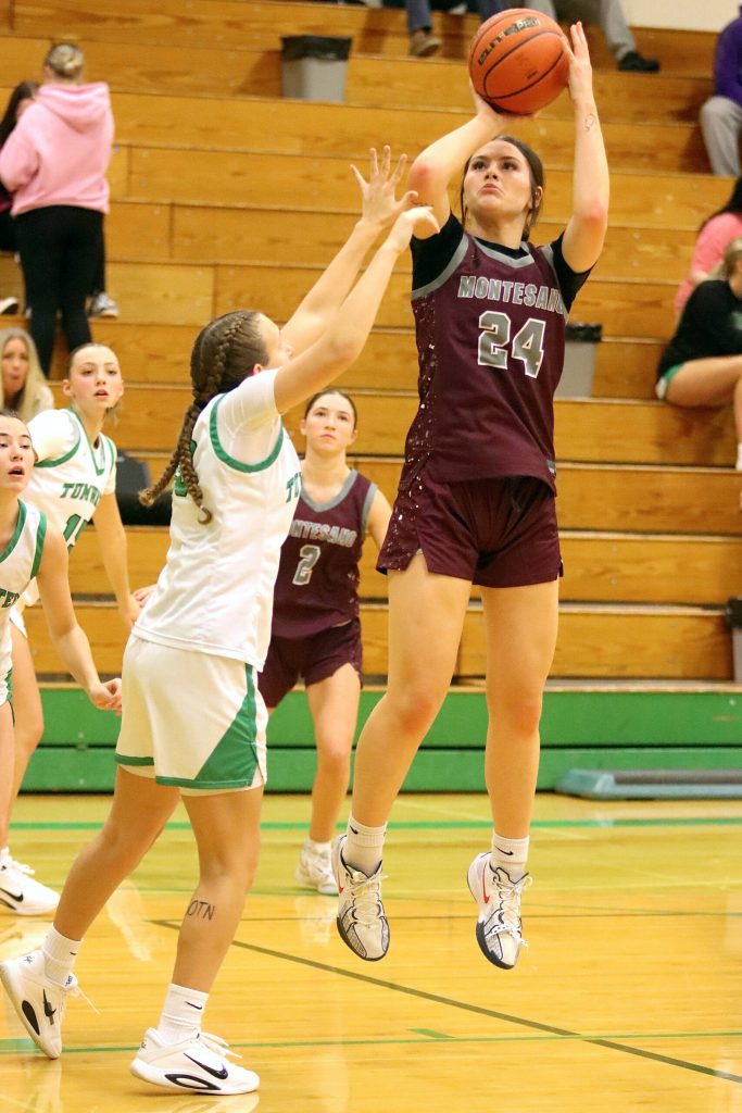 PHOTO BY HAILEY BLANCAS
Montesano forward Jillie Dalan (24) shoots during a 41-37 loss to Tumwater on Thursday at Tumwater High School.