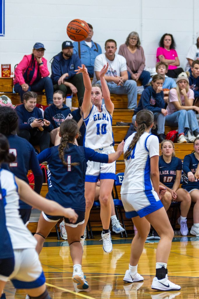 PHOTO BY MIKE ROBERTS Elmas Mercedes Carter (10) puts up a shot during a 59-49 loss to Black Hills on Tuesday at Elma High School.