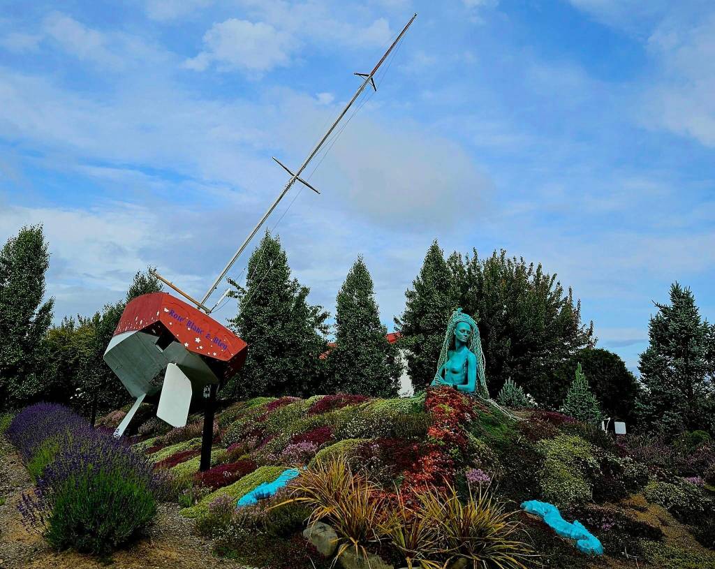 The Westport Winery Garden Resort includes gorgeous outdoor landscapes.